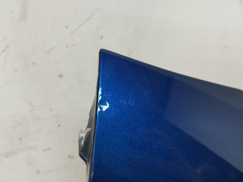 Крыло переднее правое