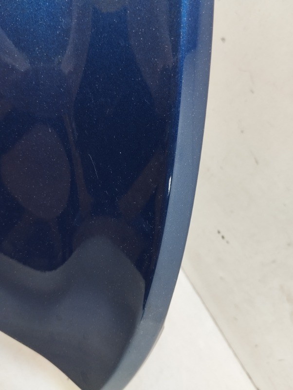 Крыло переднее правое