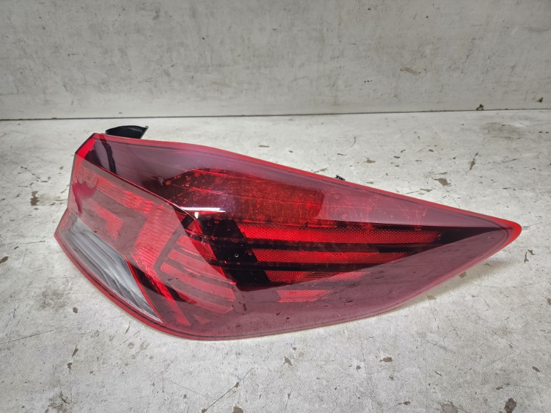 Фонарь задний правый