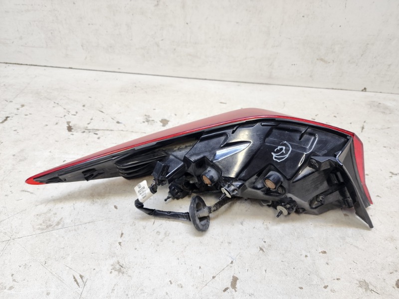 Фонарь задний правый