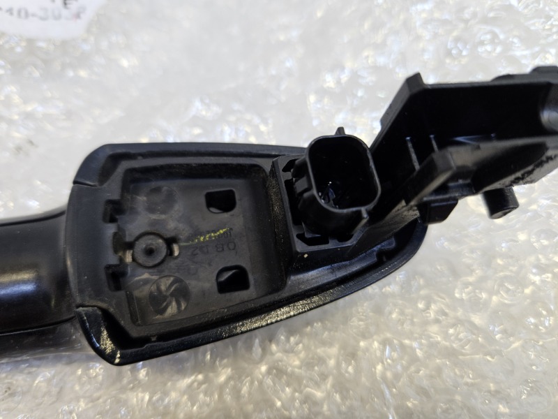 Ручка двери передней наружная правая