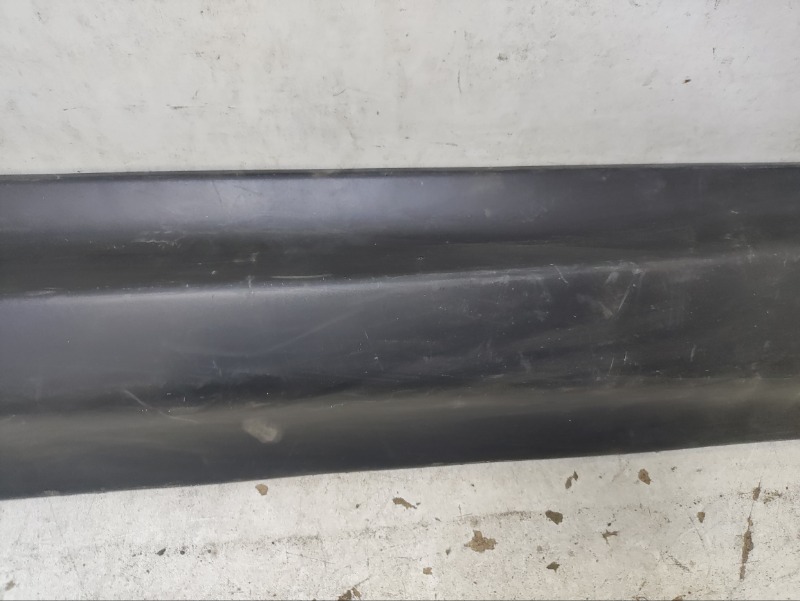 Накладка двери передней правой