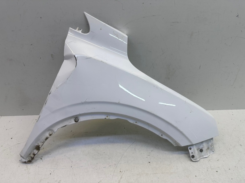 Крыло переднее правое