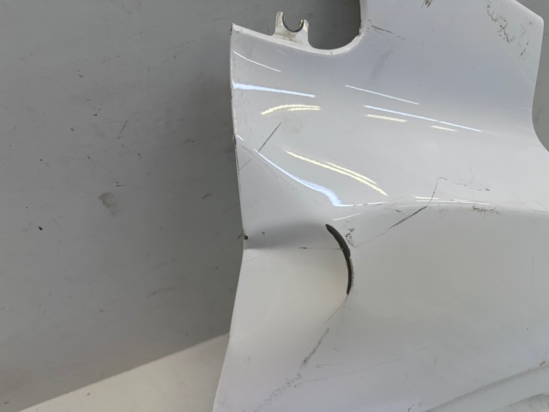 Крыло переднее правое