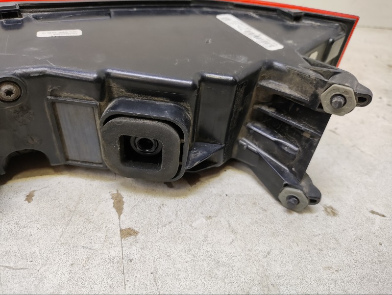 Фонарь задний левый