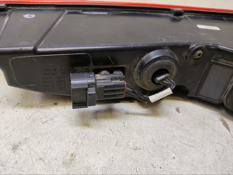 Фонарь задний левый