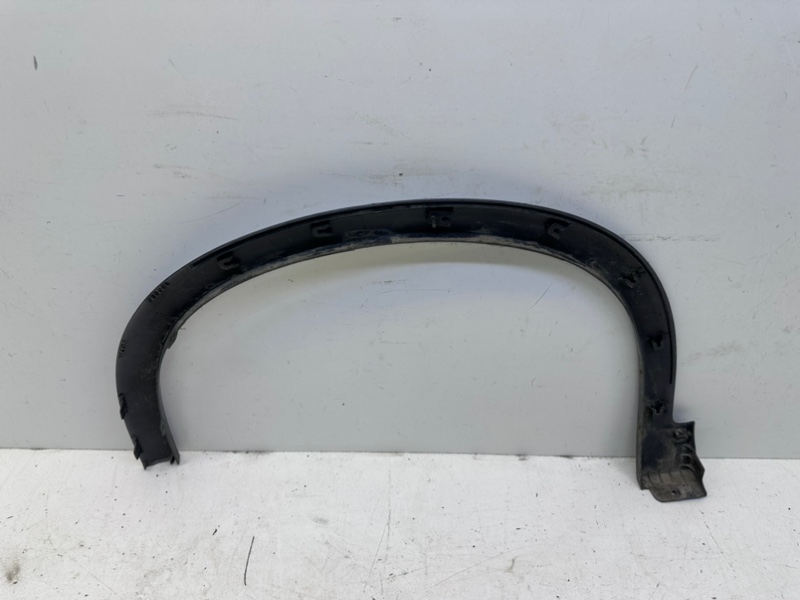 Накладка переднего крыла правого