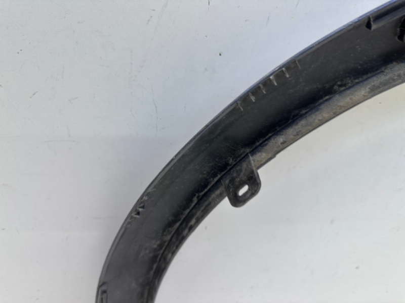 Накладка переднего крыла правого