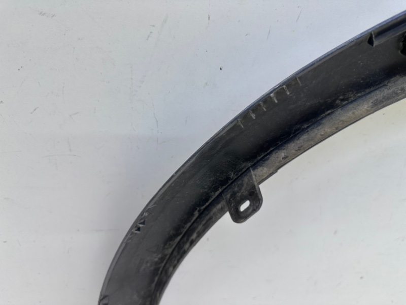 Накладка переднего крыла правого