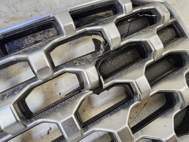 Решетка радиатора