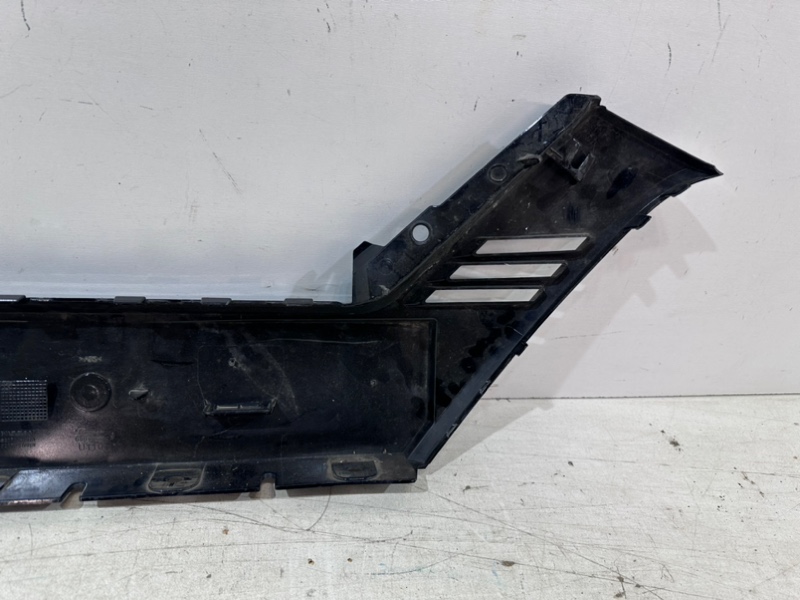 Накладка переднего бампера