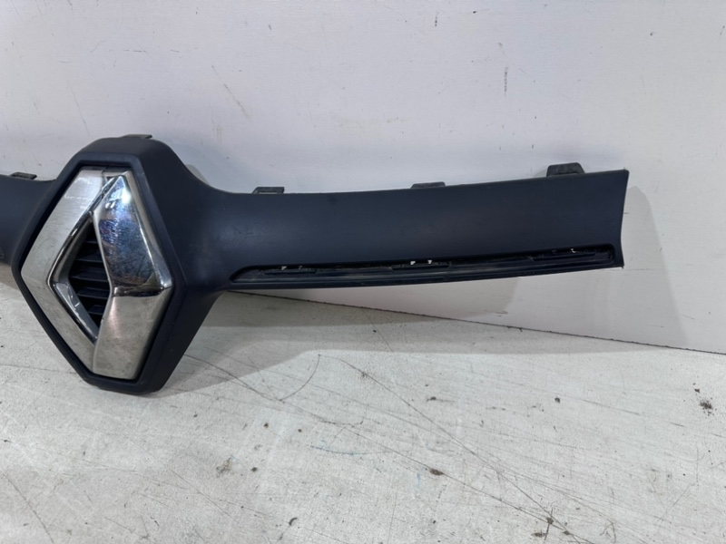 Накладка на решетку радиатора