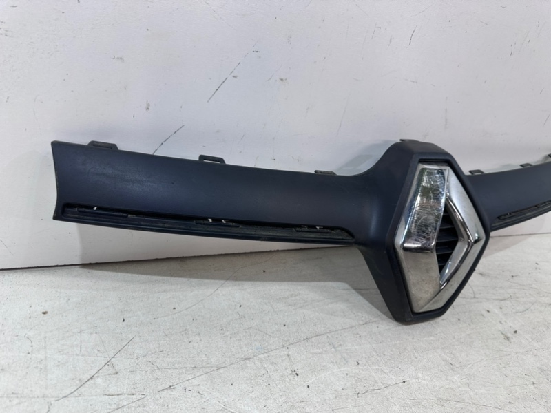 Накладка на решетку радиатора