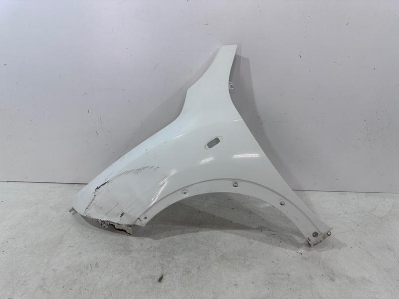 Крыло переднее левое