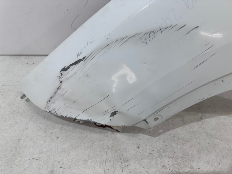 Крыло переднее левое