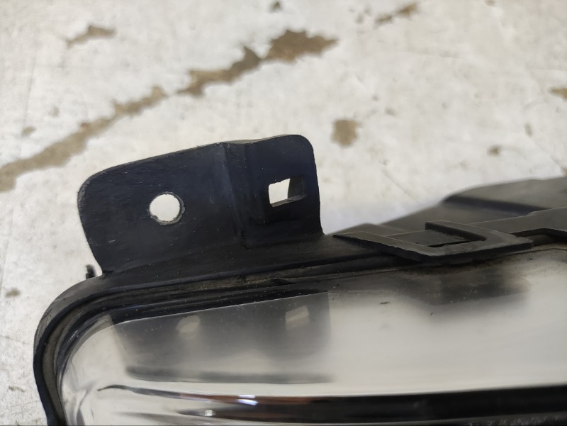 Фара противотуманная правая