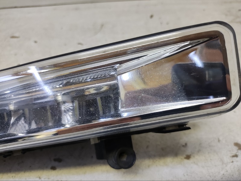 Фара противотуманная правая