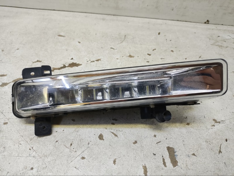 Фара противотуманная правая