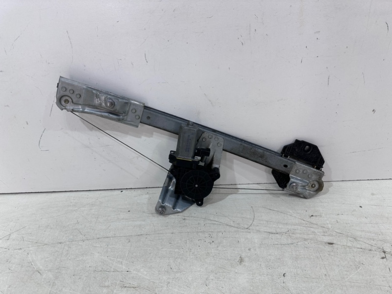 Стеклоподъемник электр. передний правый