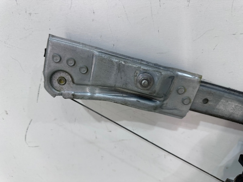 Стеклоподъемник электр. передний правый