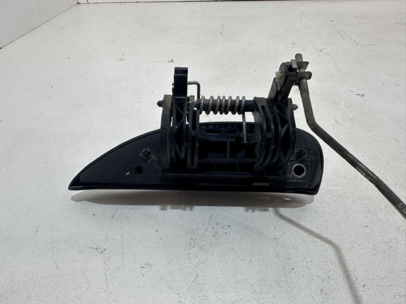 Ручка двери передней наружная правая