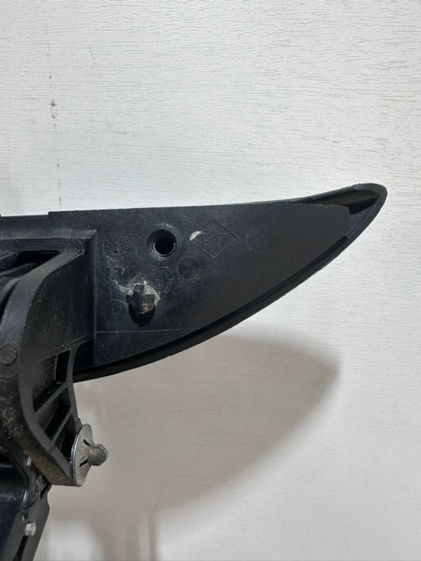 Ручка двери передней наружная правая