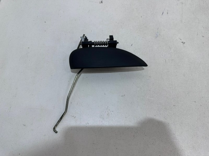 Ручка двери передней наружная правая