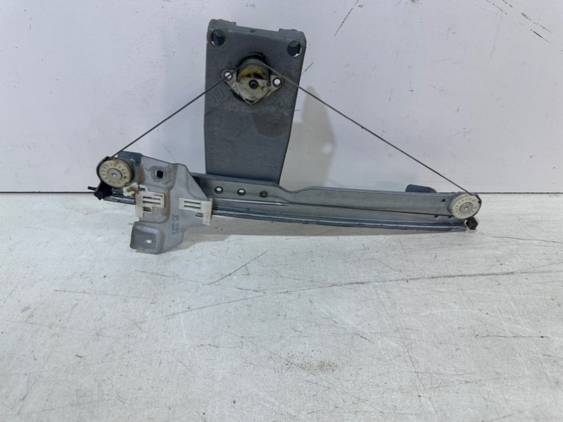 Стеклоподъемник электр. задний левый