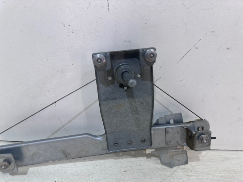 Стеклоподъемник электр. задний левый