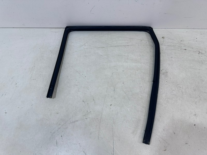 Уплотнитель двери