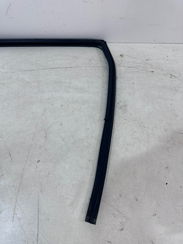 Уплотнитель двери