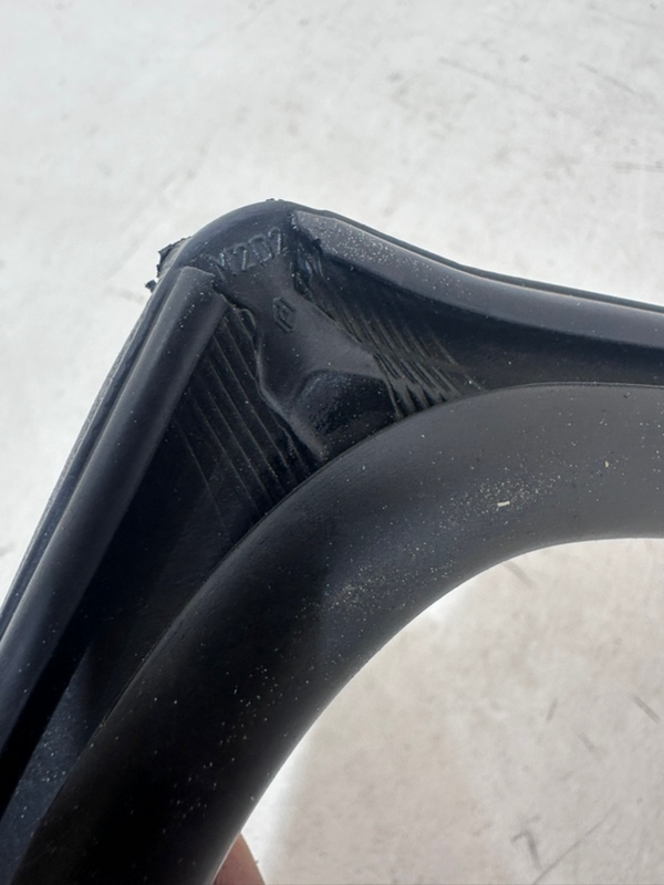 Уплотнитель двери