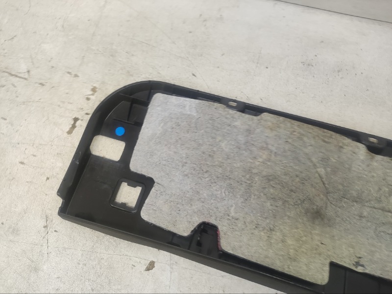 Обшивка двери багажника