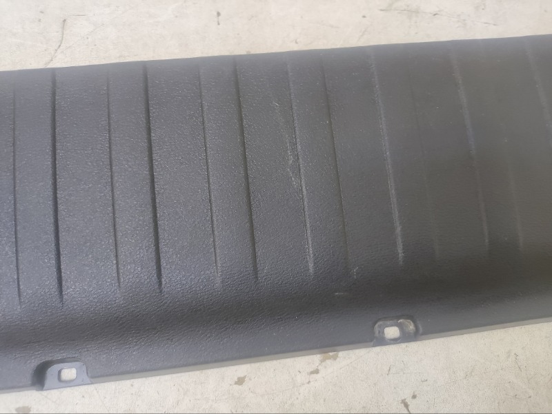 Обшивка двери багажника