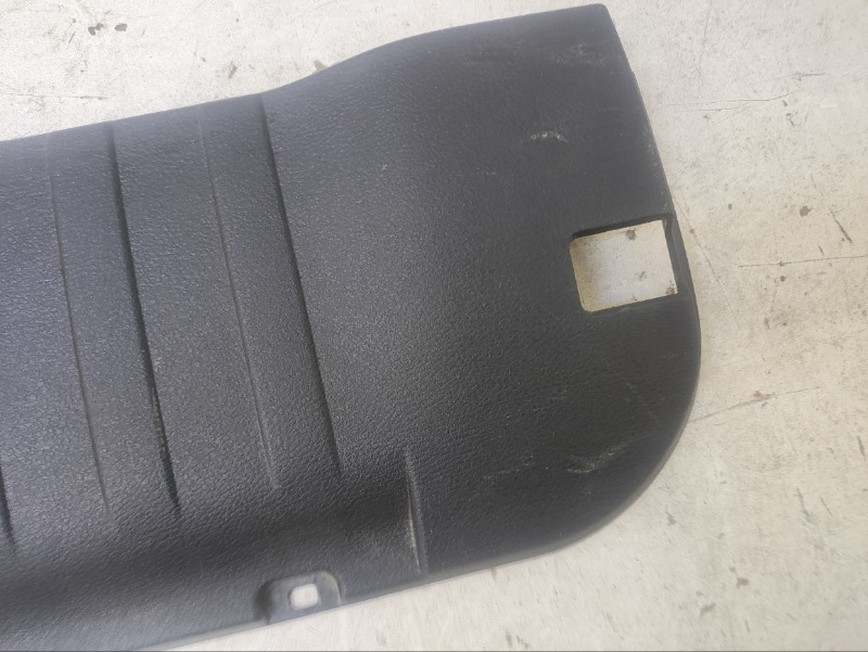 Обшивка двери багажника