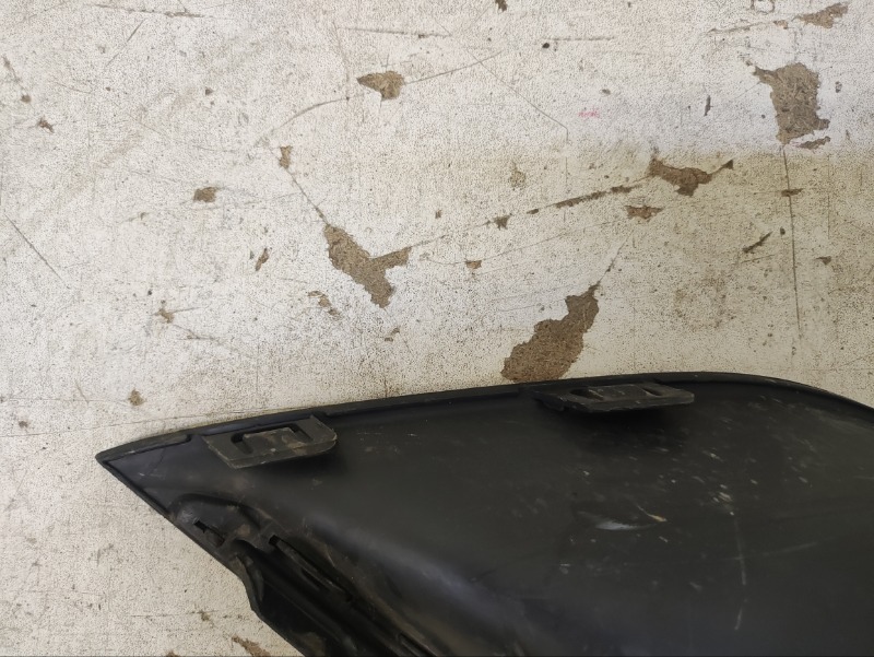 Рамка противотуманной фары левой