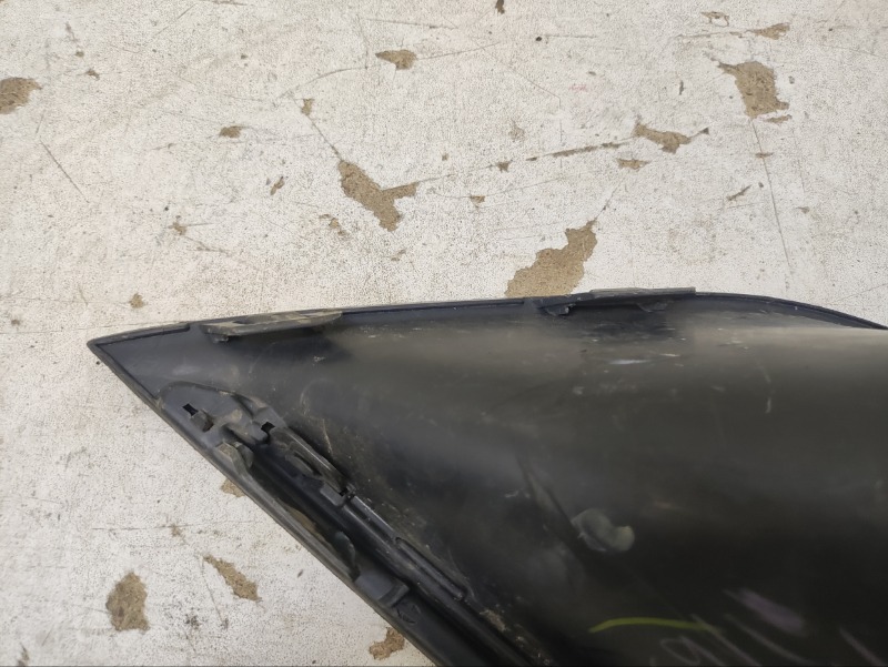 Рамка противотуманной фары левой