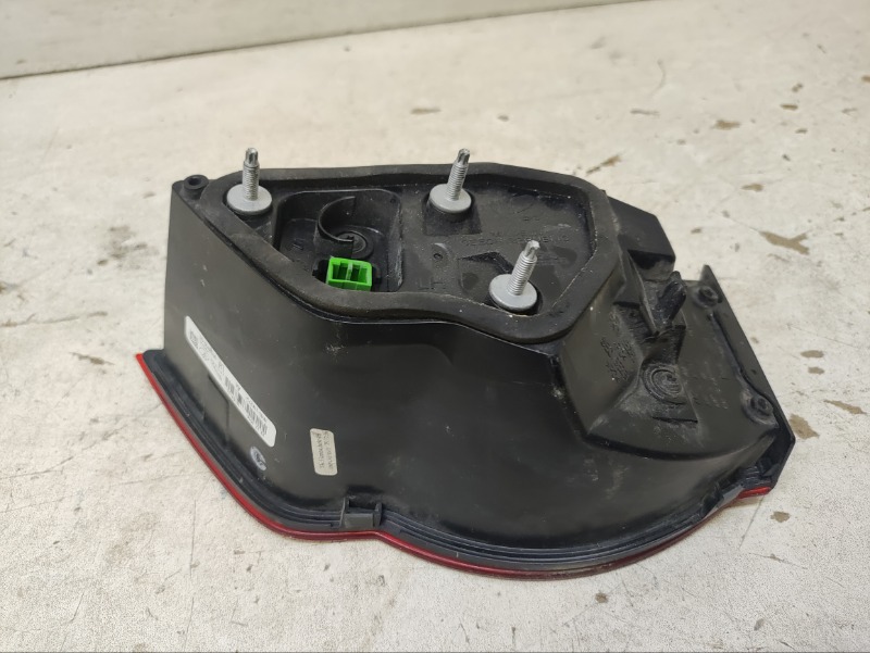 Фонарь задний внутренний левый