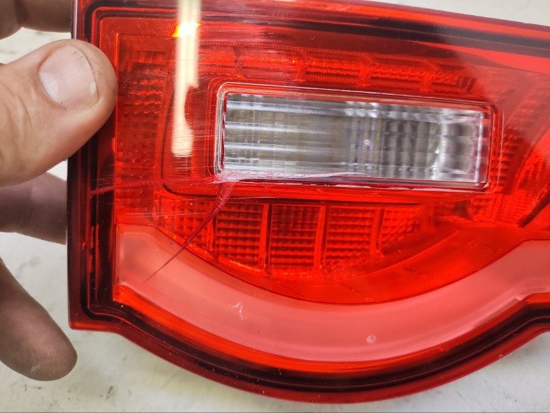 Фонарь задний внутренний левый