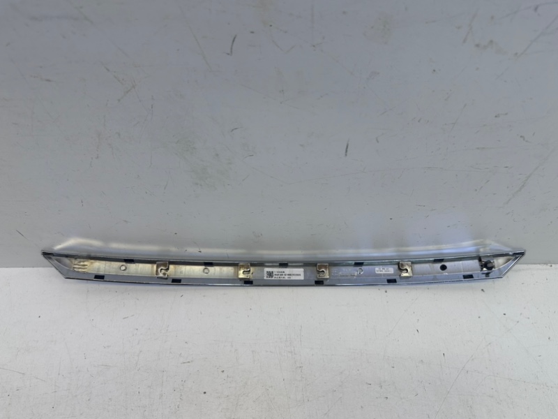 Накладка крышки багажника