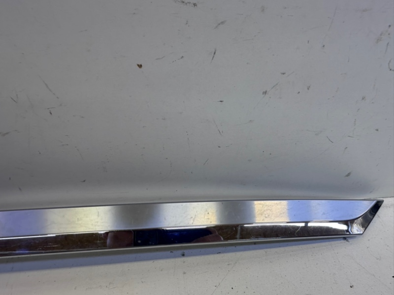 Накладка крышки багажника