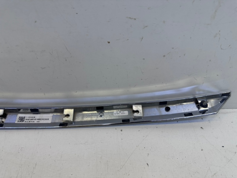 Накладка крышки багажника