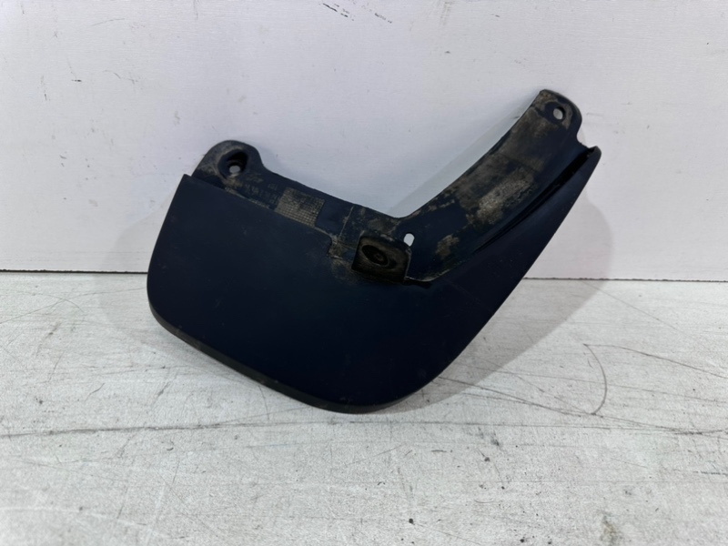 Брызговик задний правый