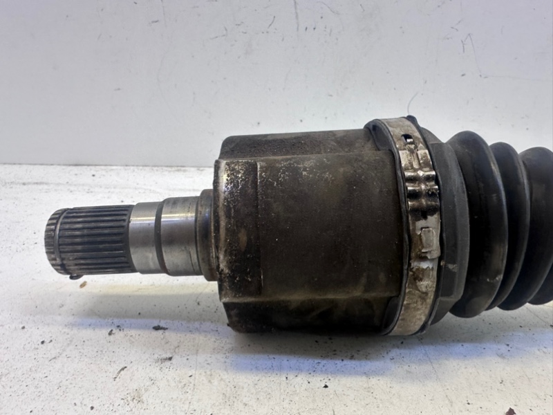 Полуось передняя левая