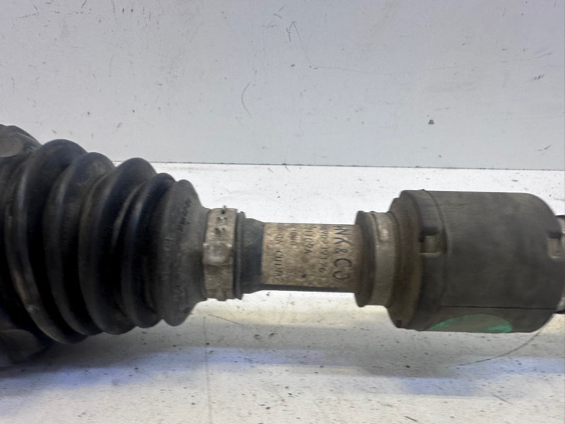 Полуось передняя левая