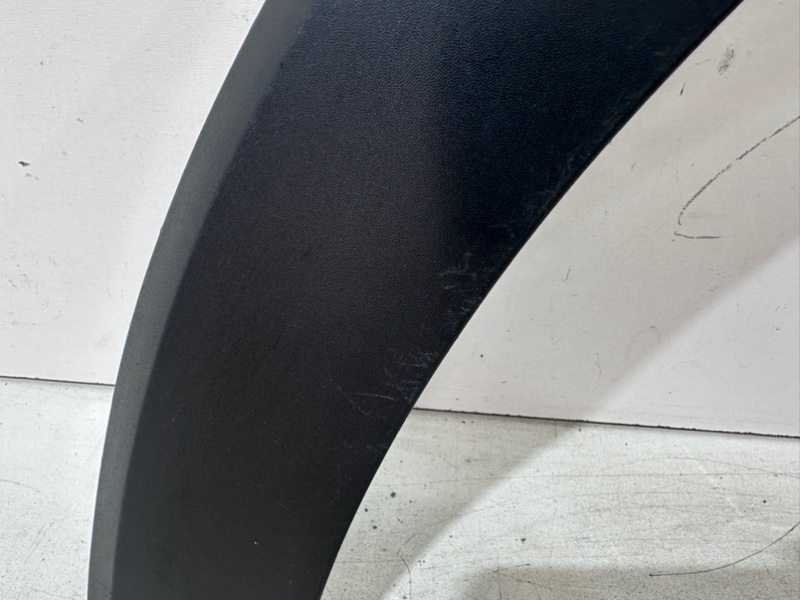 Накладка переднего крыла левого