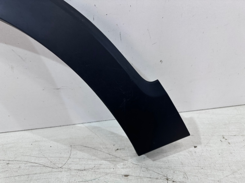 Накладка переднего крыла левого