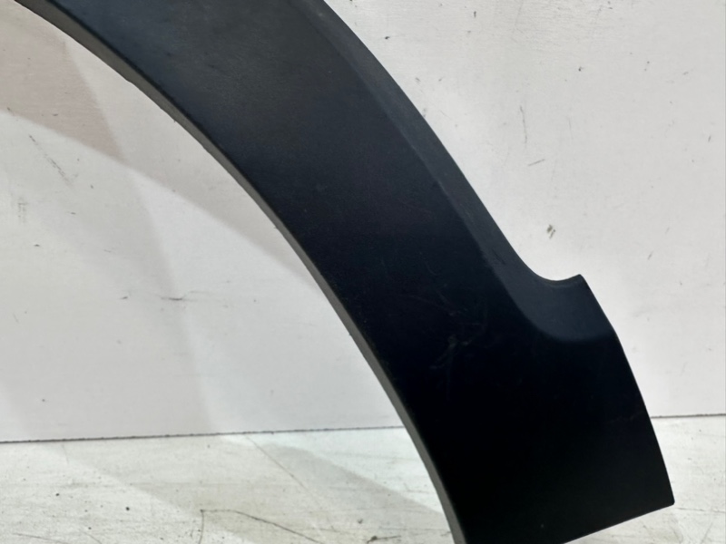 Накладка переднего крыла левого