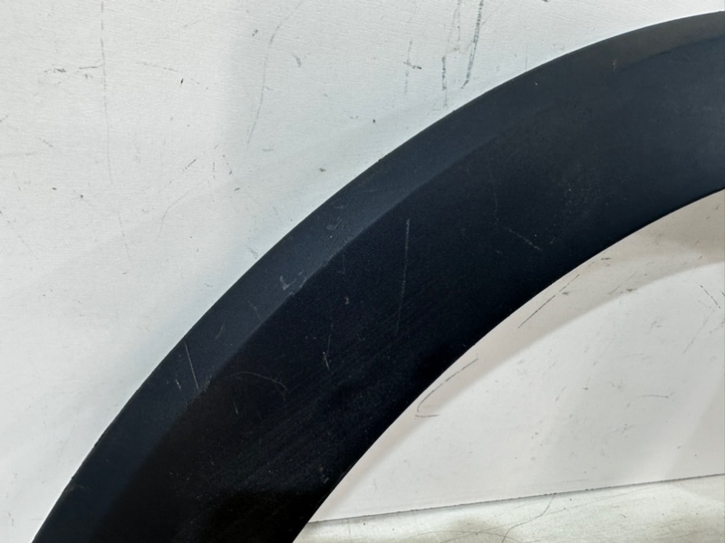 Накладка переднего крыла левого