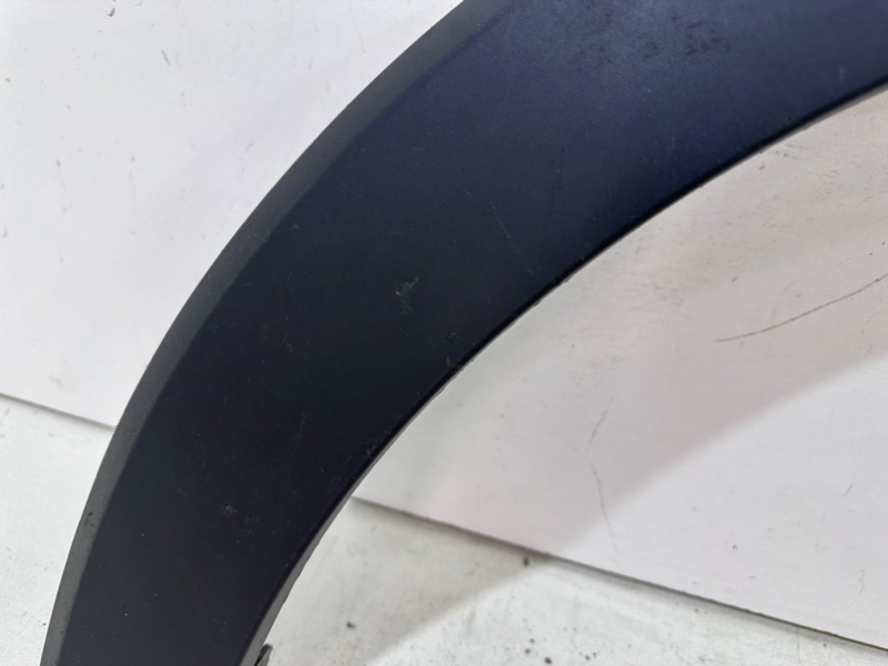 Накладка переднего крыла левого